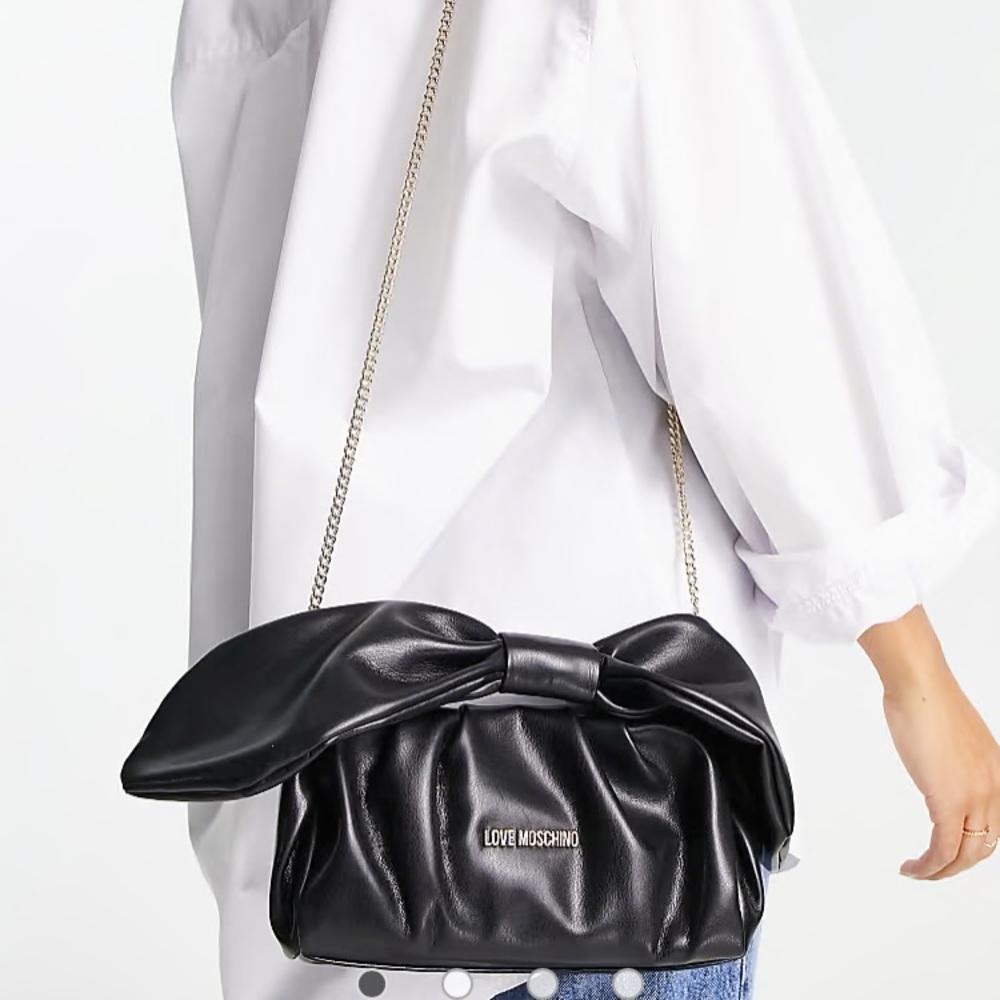 NWOT Love Moschino Knot Crossbody Black Bag with Gold Chain